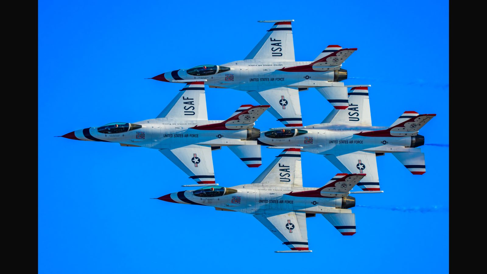 F-16 Fighting Falcon, at the California Capital Airshow, U.S. Air Force Thunderbirds