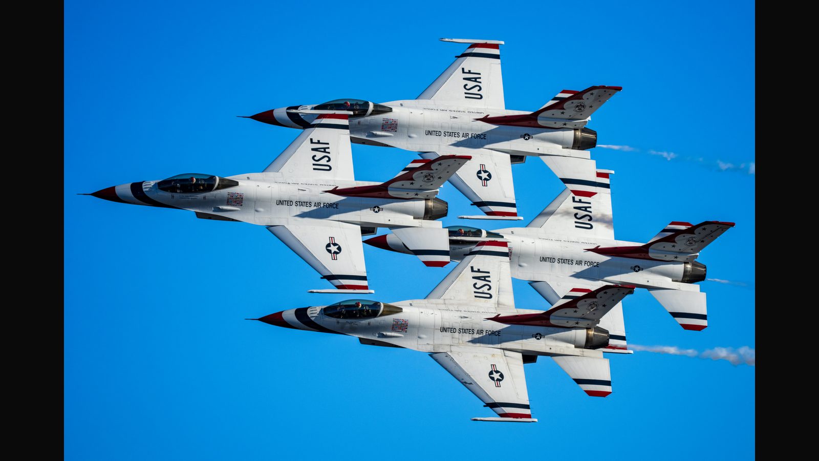 F-16 Fighting Falcon, at the California Capital Airshow, U.S. Air Force Thunderbirds