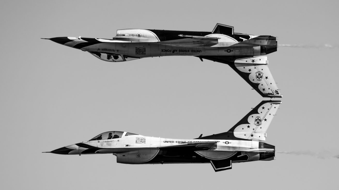 F-16 Fighting Falcon at the California Capital Airshow, U.S. Air Force Thunderbirds